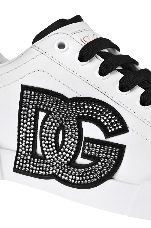 Кожаные кеды с аппликацией DOLCE & GABBANA Черно-белый Женский CK2341 AI411 Кожаные кеды с аппликацией DOLCE & GABBANA Черно-белый Женский CK2341 AI411