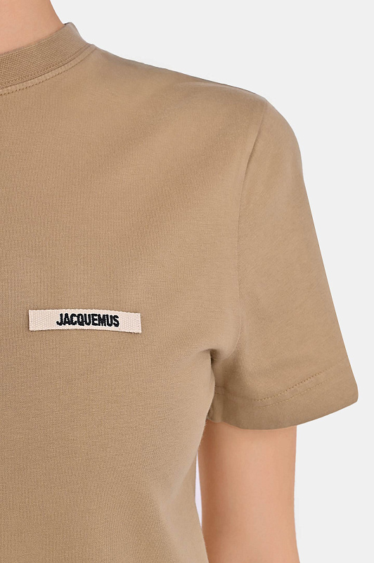 Хлопковая футболка с лого JACQUEMUS Бежевый Женский TSW00550AJ00029 Хлопковая футболка с лого JACQUEMUS Бежевый Женский TSW00550AJ00029