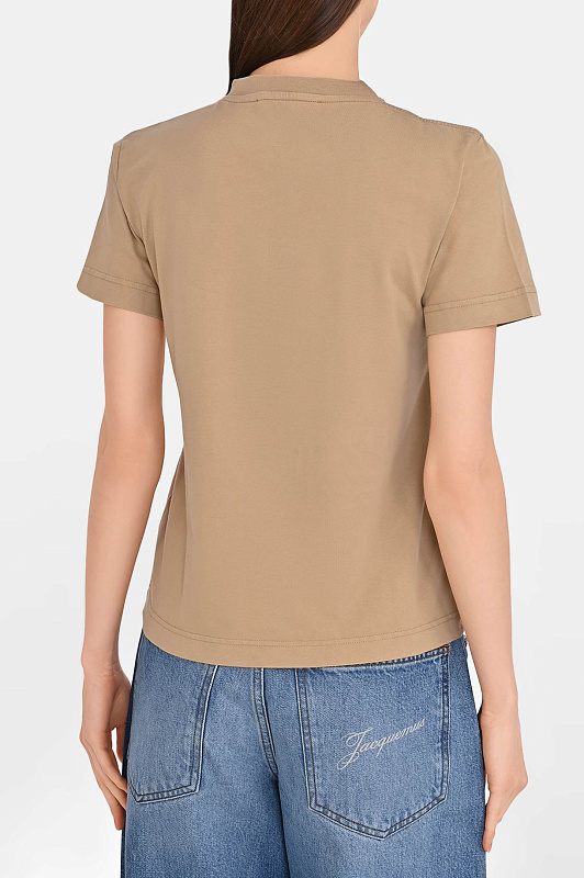 Хлопковая футболка с лого JACQUEMUS Бежевый Женский TSW00550AJ00029 Хлопковая футболка с лого JACQUEMUS Бежевый Женский TSW00550AJ00029